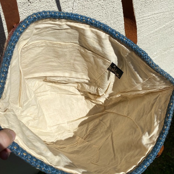 Western Aztec Leather Strap Purse - Picture 4 of 6